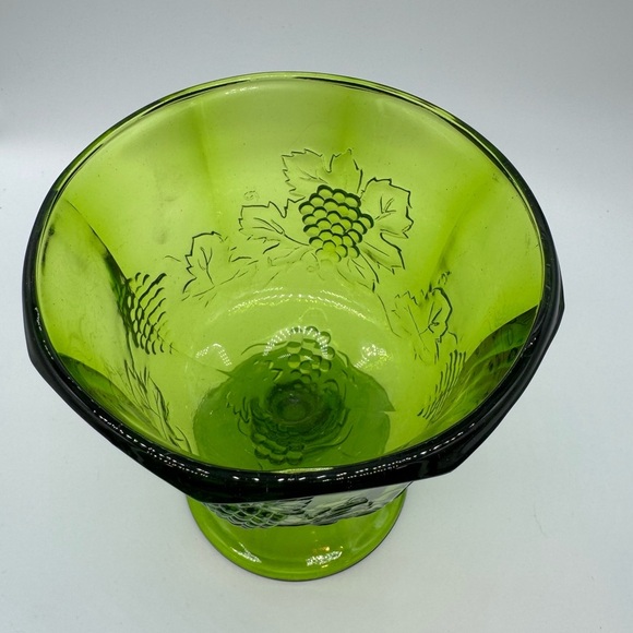 Vintage Indiana Green Candy Pedestal Bowl w/grapes&leaves pattern - Picture 2 of 7